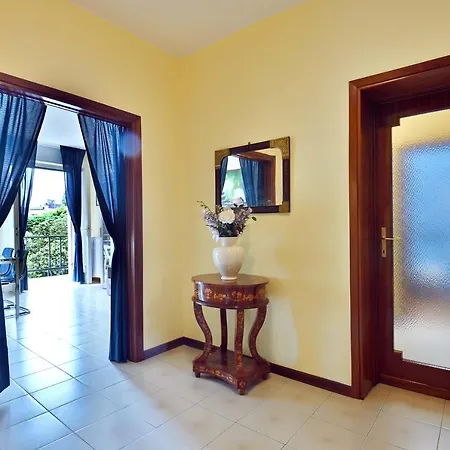Lägenhet Casa Dei Limoni Gardone Riviera